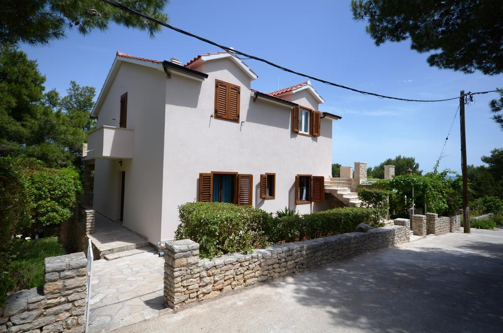 Pavao Apartments Vrboska Exterior foto